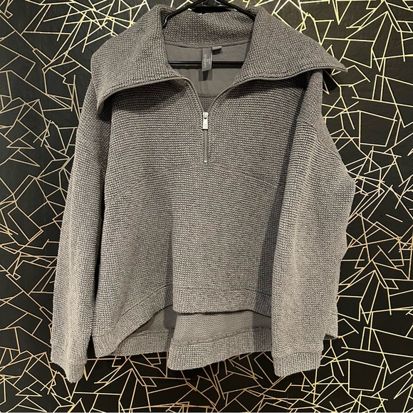 Sweaty Betty Restful Boucle 1/2 Zip Sweatshirt - Picture 3 of 8